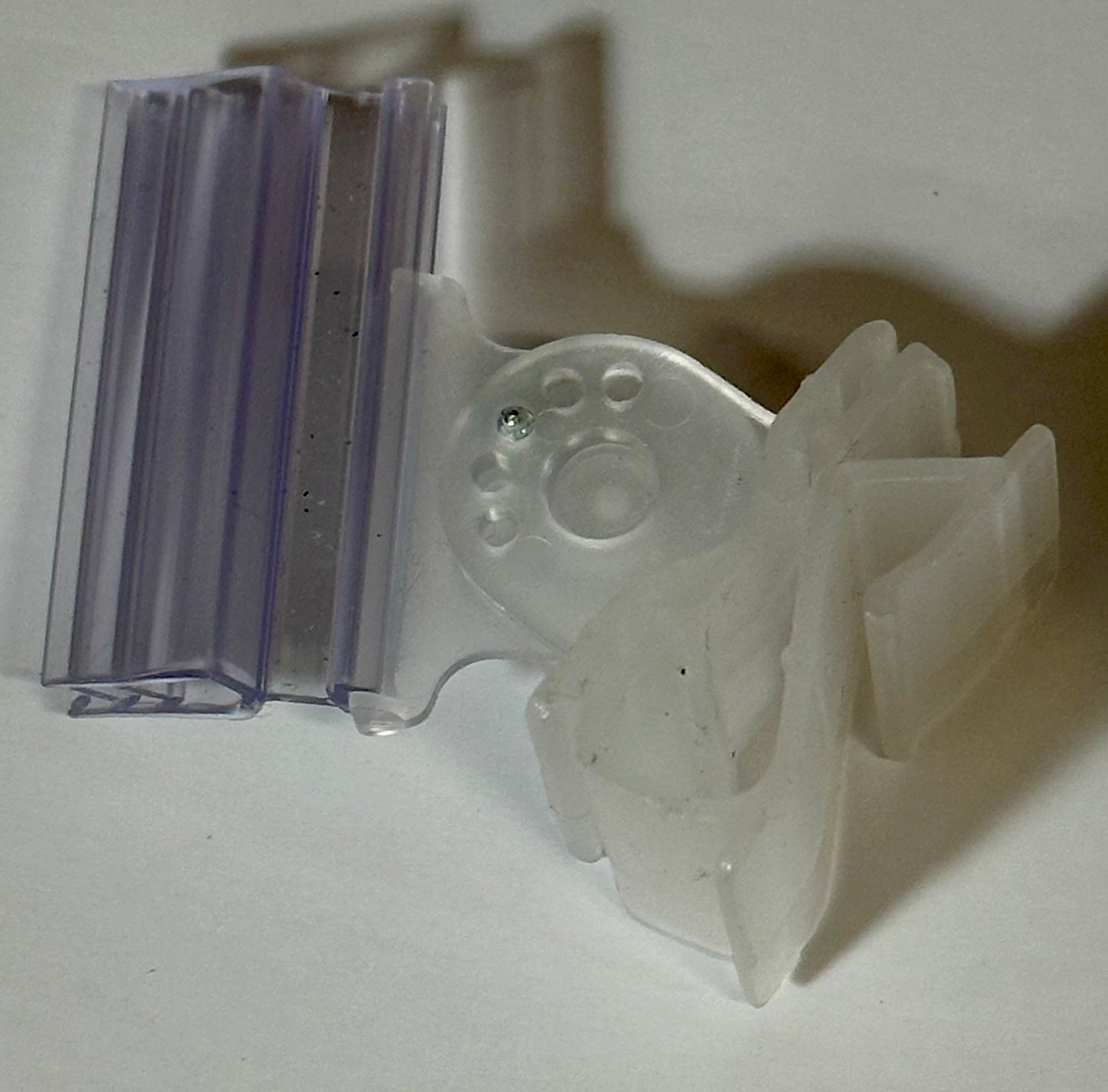 ANGLED SHELF CLIP